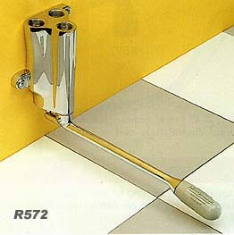 R572